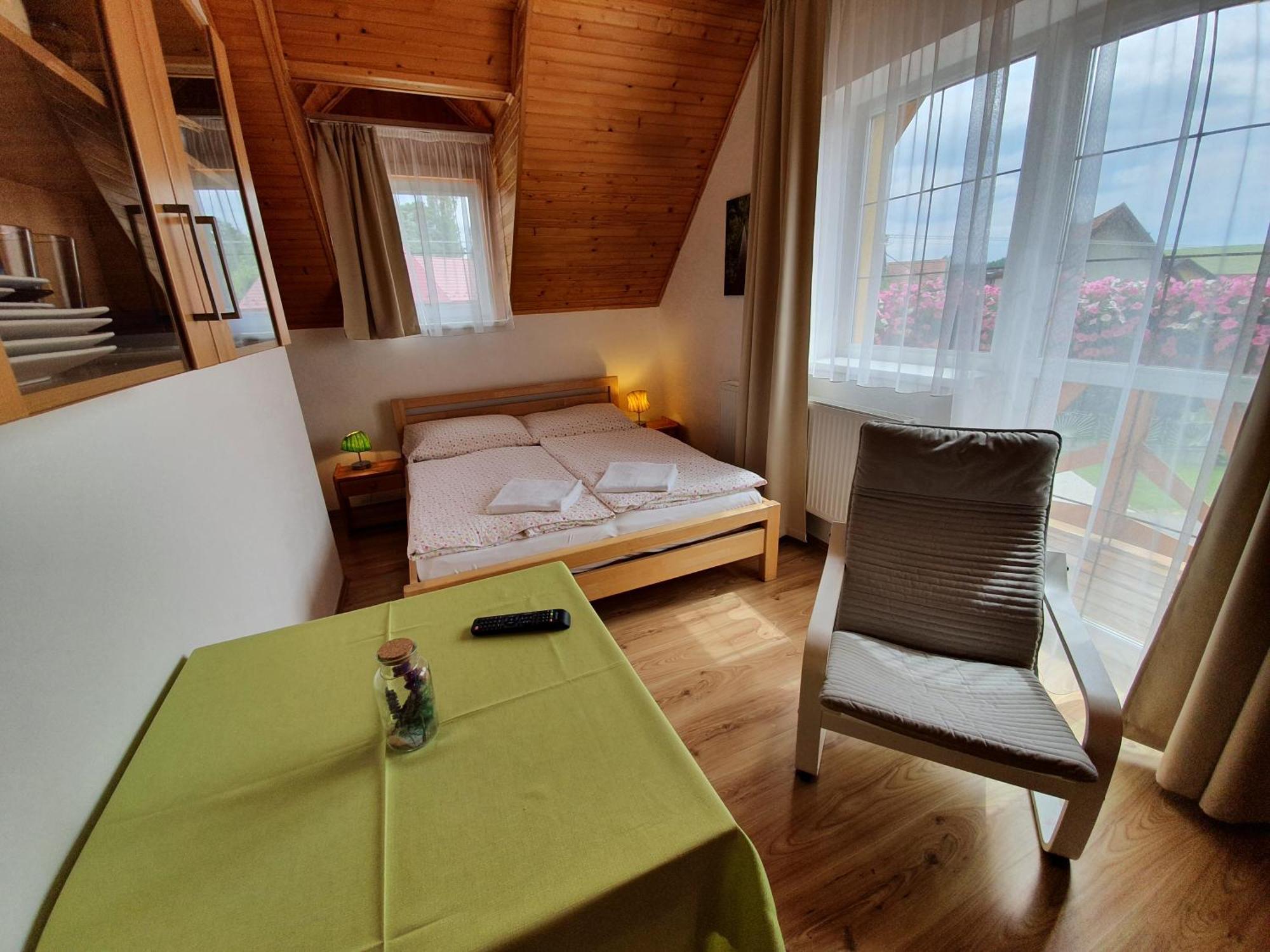 Zlty Dom Vrbov Apartment Exterior photo